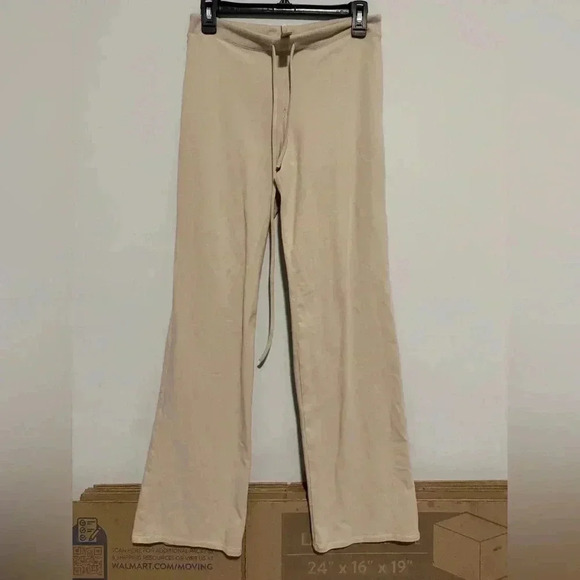 Skims Wide Leg Relaxed Fit Ultra Soft Loose Boyfriend Pant Size M Beige Drawstri - Picture 1 of 4